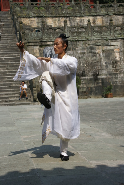 Image: /media/?path=/trips/2007-08-13 China/2007-08-21_Wudang/20070821-102908-0-Jon.jpg